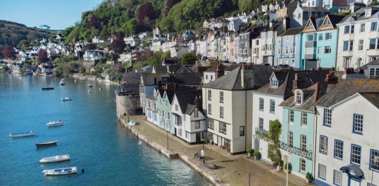 Nancie'S Place - Dartmouth Town Center With Private Parking - A Traditional Georgian Private Duplex Apartment - Beautifully Refurbished - Two Bedrooms, Bathroom, Kitchen And Lounge Diner Экстерьер фото
