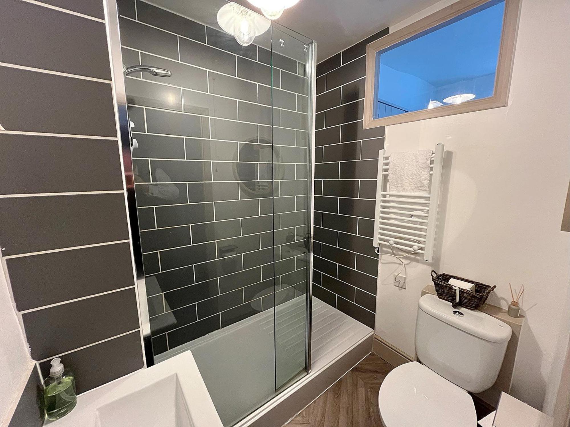 Nancie'S Place - Dartmouth Town Center With Private Parking - A Traditional Georgian Private Duplex Apartment - Beautifully Refurbished - Two Bedrooms, Bathroom, Kitchen And Lounge Diner Экстерьер фото