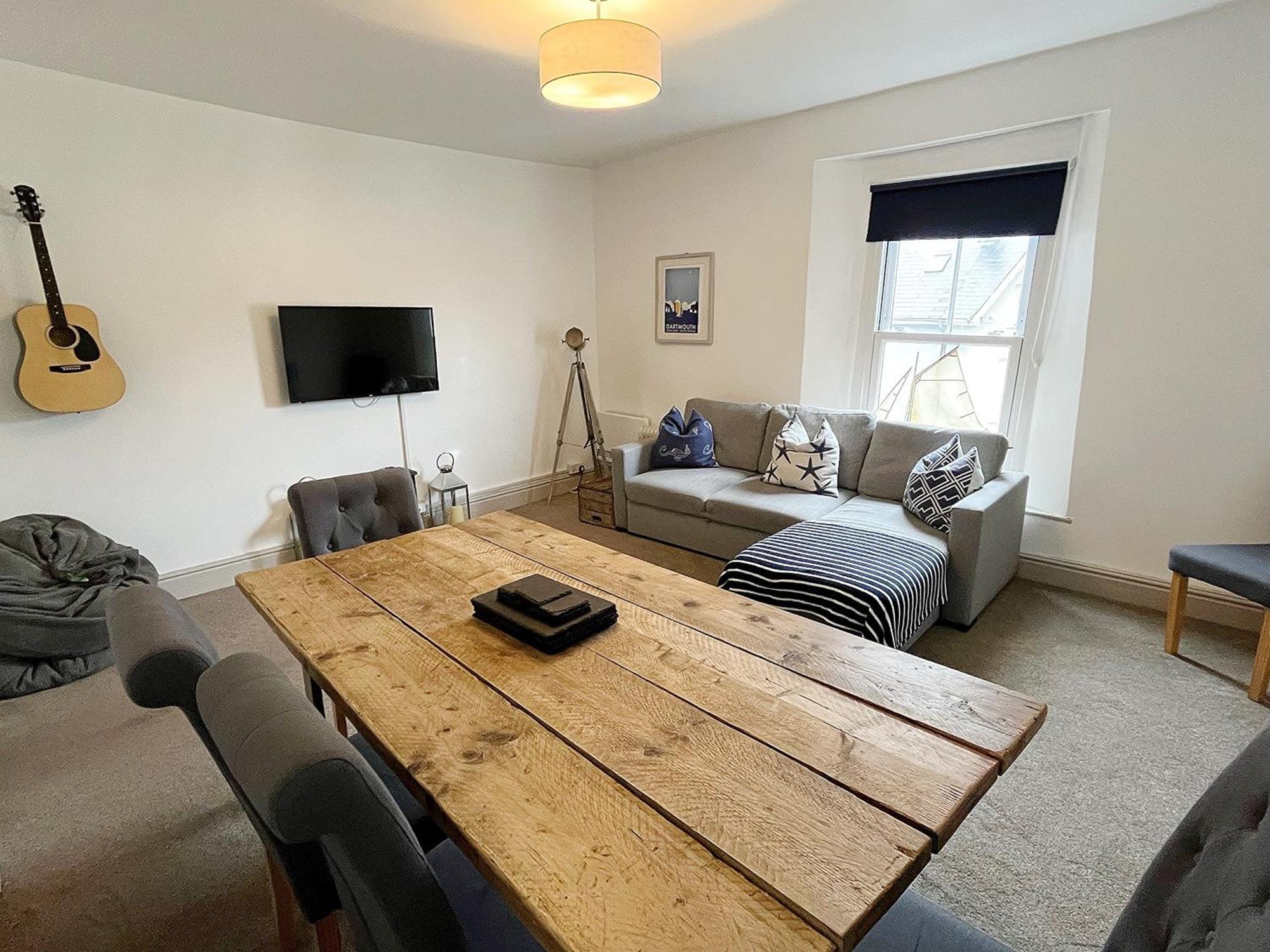 Nancie'S Place - Dartmouth Town Center With Private Parking - A Traditional Georgian Private Duplex Apartment - Beautifully Refurbished - Two Bedrooms, Bathroom, Kitchen And Lounge Diner Экстерьер фото
