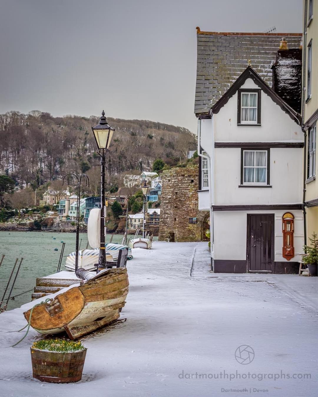Nancie'S Place - Dartmouth Town Center With Private Parking - A Traditional Georgian Private Duplex Apartment - Beautifully Refurbished - Two Bedrooms, Bathroom, Kitchen And Lounge Diner Экстерьер фото