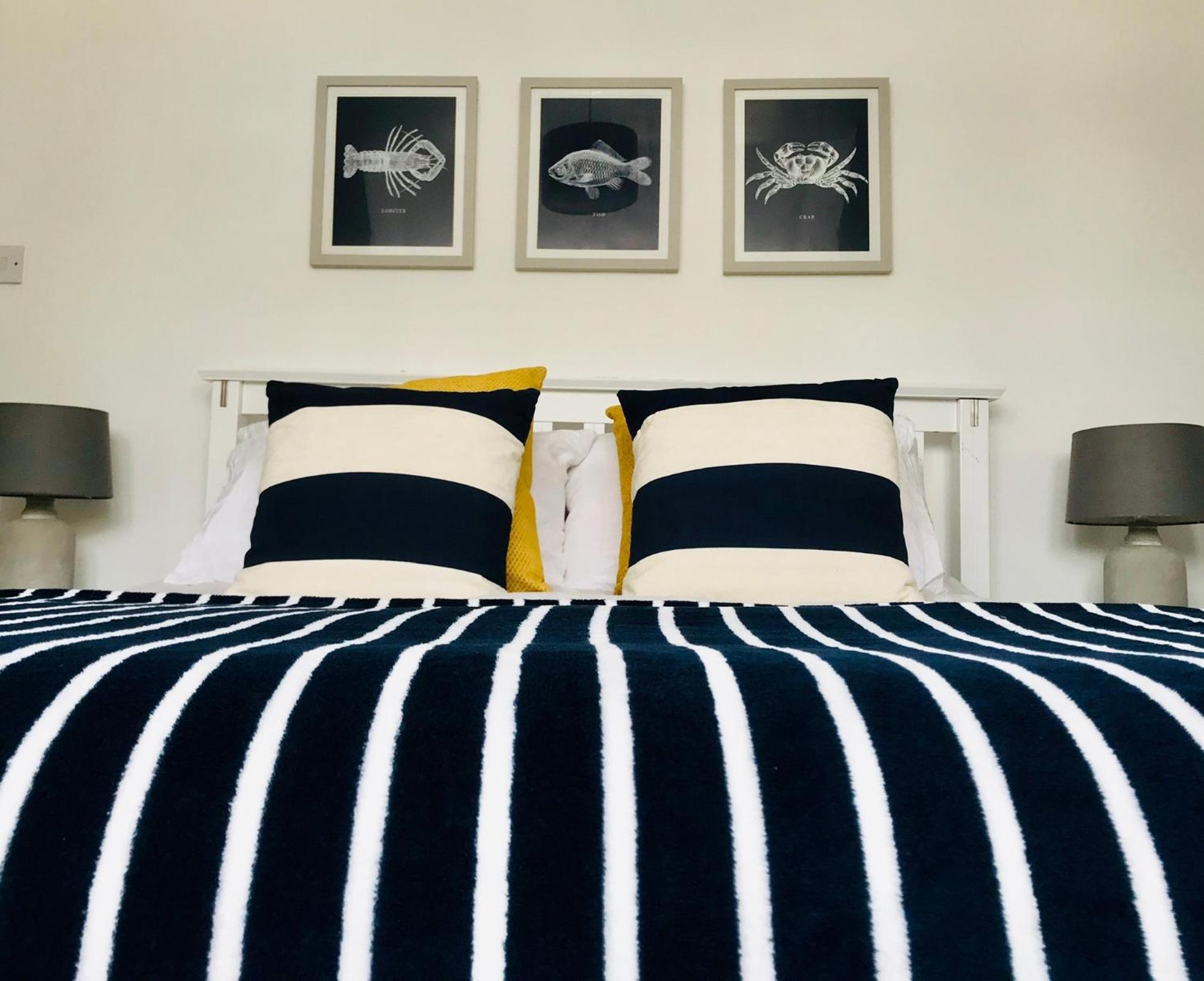 Nancie'S Place - Dartmouth Town Center With Private Parking - A Traditional Georgian Private Duplex Apartment - Beautifully Refurbished - Two Bedrooms, Bathroom, Kitchen And Lounge Diner Экстерьер фото